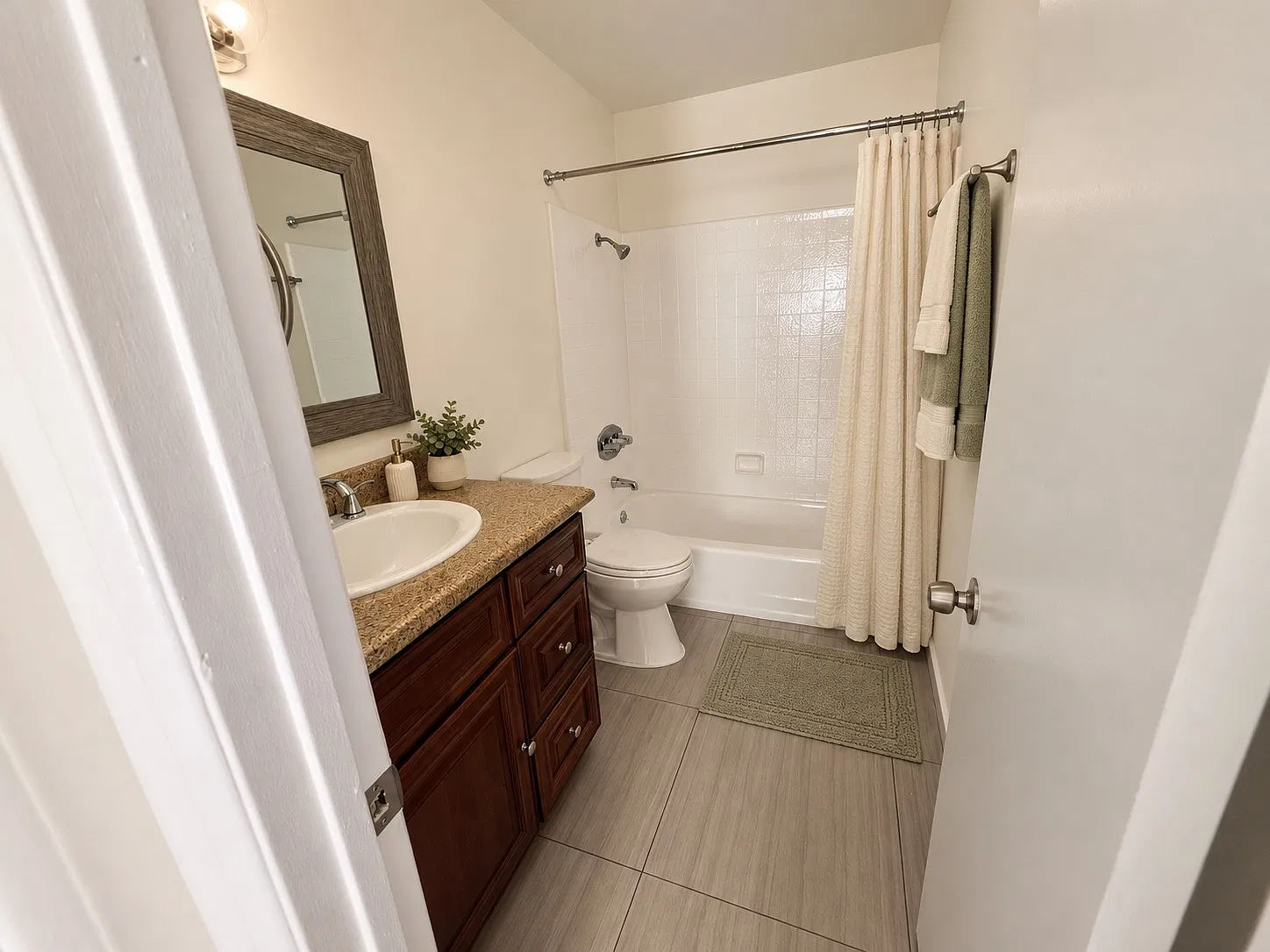 Studio, 364 sqft, $1,395 — Photo 3