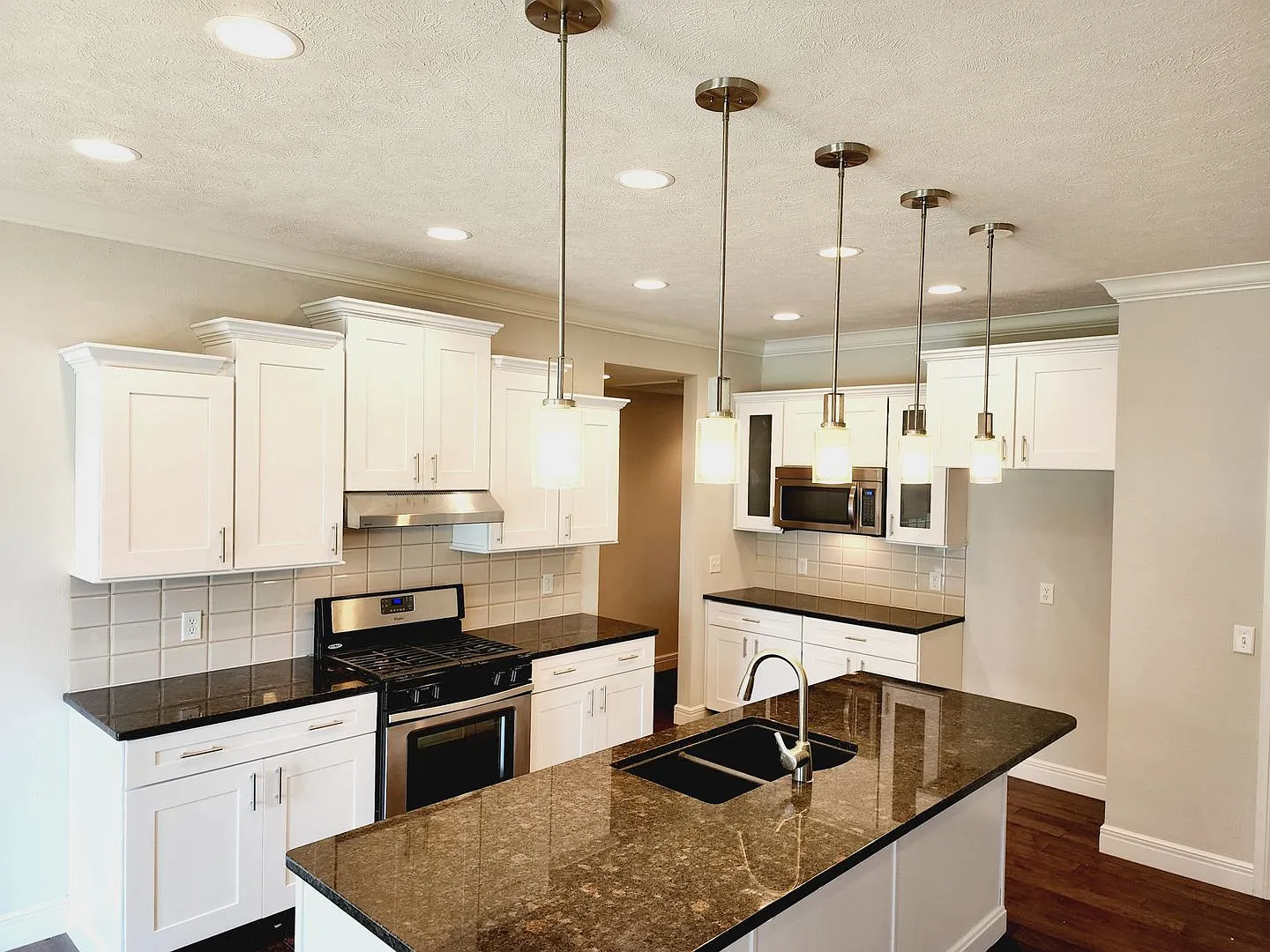 Wild Horse Luxury, 4 Bed Room, 3 Car Garage, — Photo 3