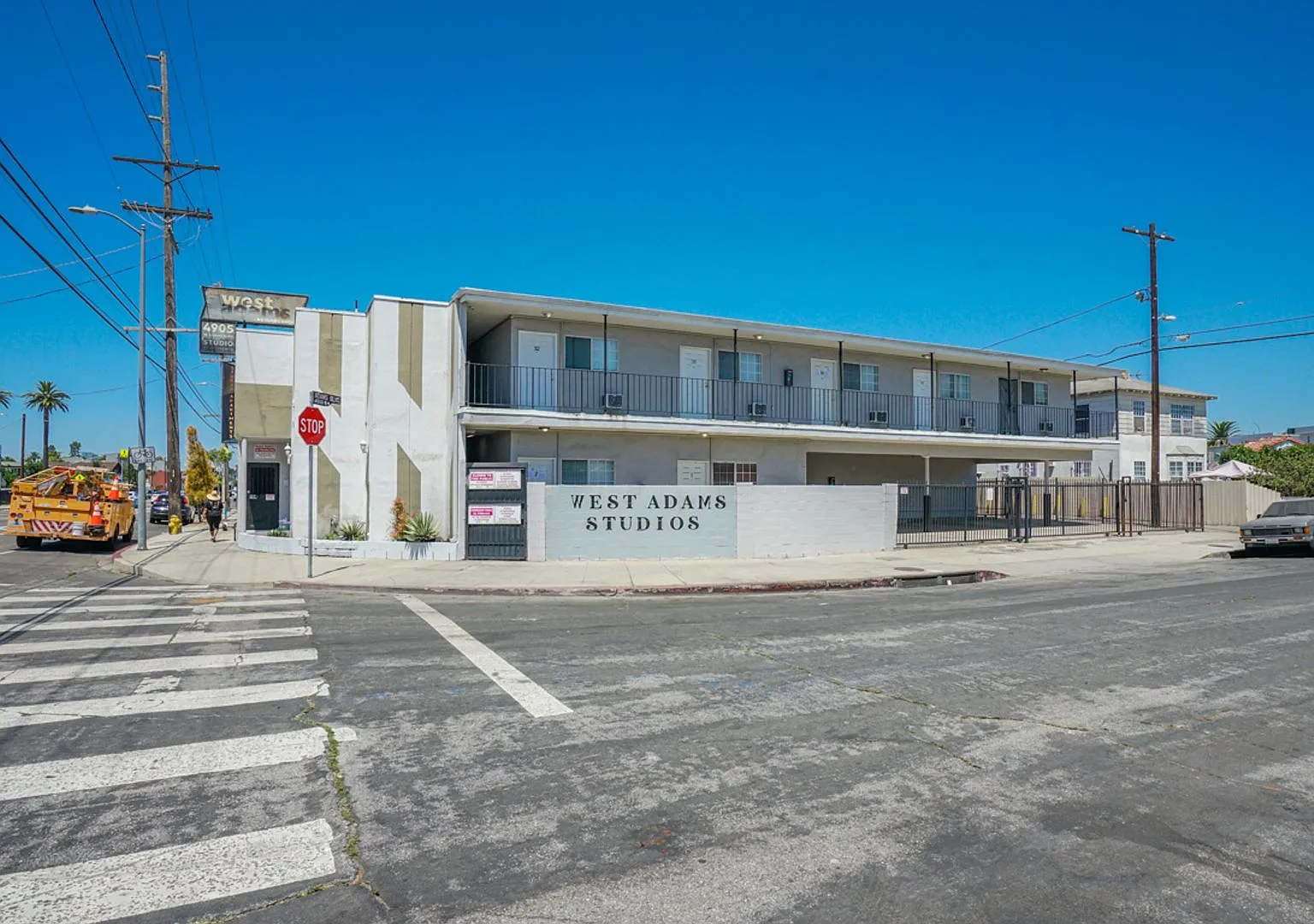 West Adams Studio Apartments — Photo 4