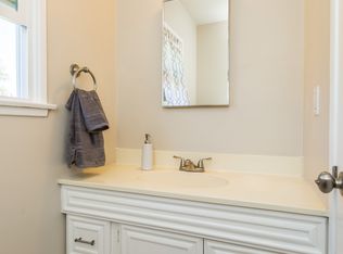 16745 Tribune St, Granada Hills, CA 91344
