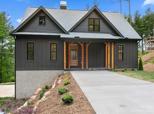 10 Reta Rd, Fairview, NC 28730