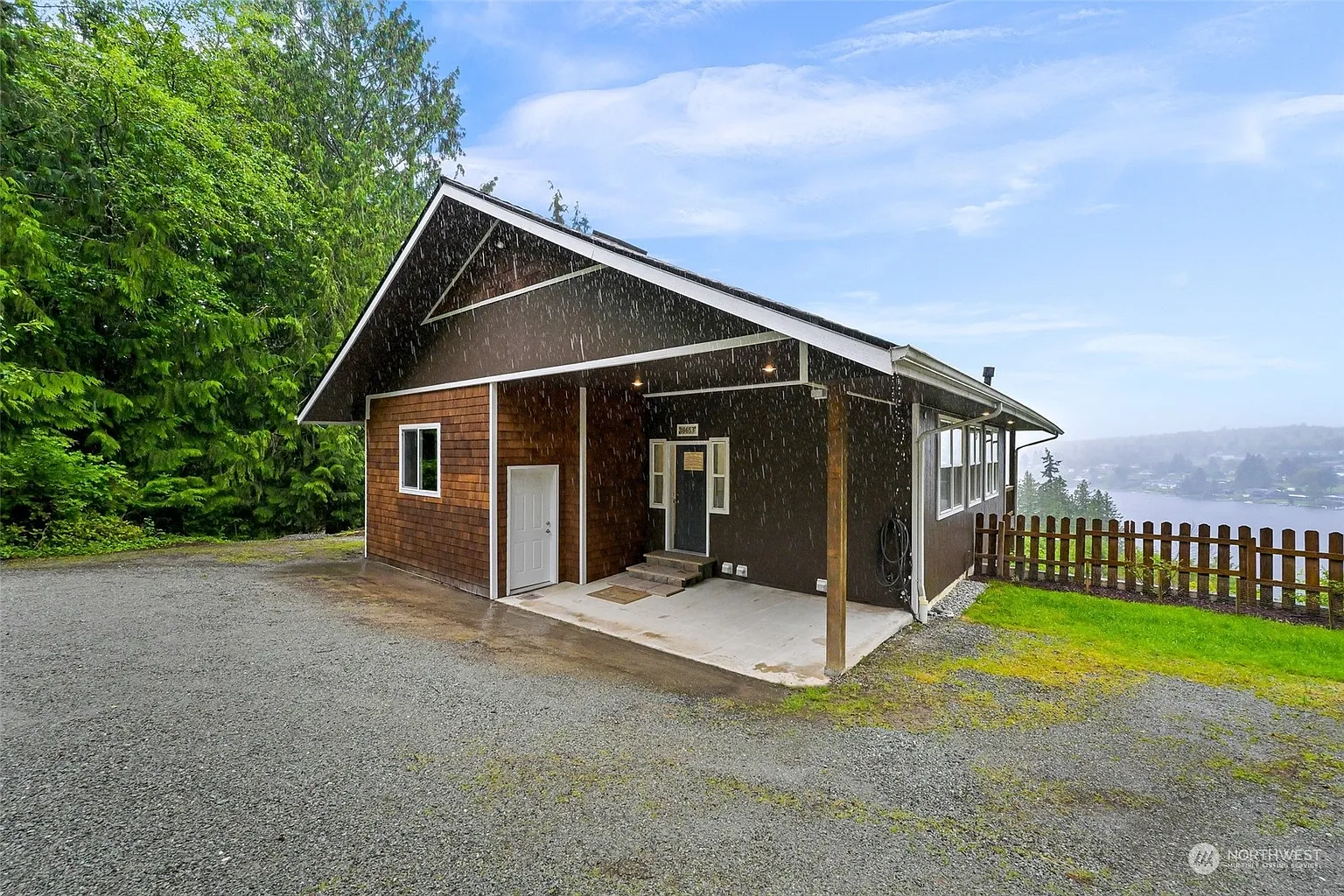 18653 Blackberry Lane photo 1