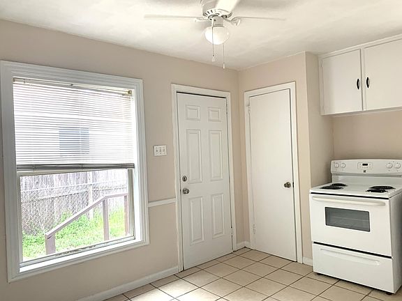 5th image of 611 W Acheson St