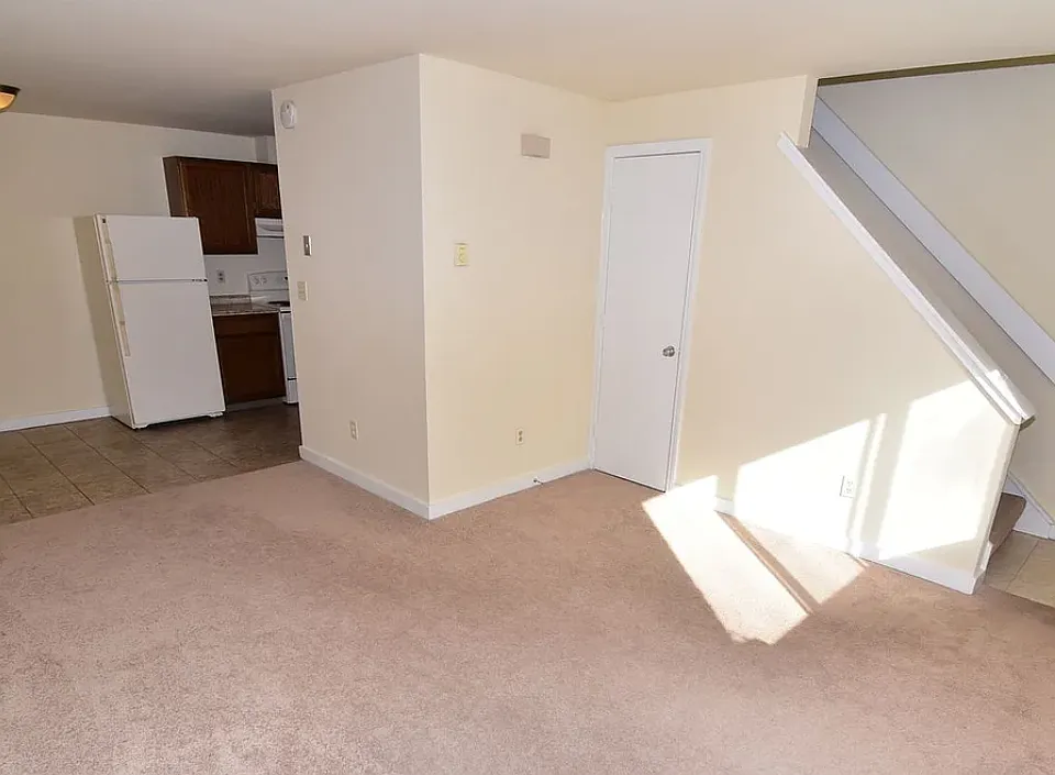 36 Chatfield St