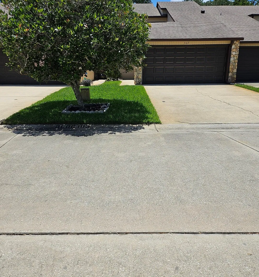 367 Castlewood Ln — Photo 2