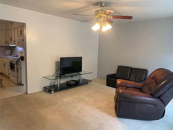 4th image of 3904 Engler Ave