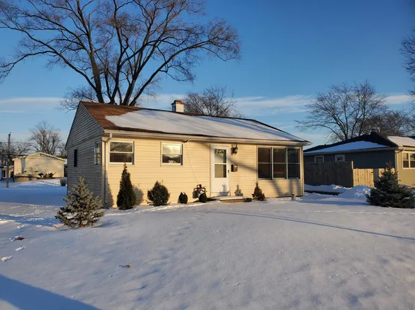 2306 Flicker Ln, Rolling Meadows, IL 60008