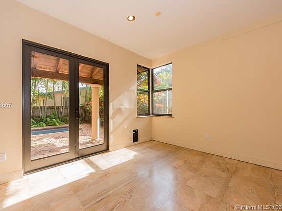 2nd image of 3145 Lucaya St