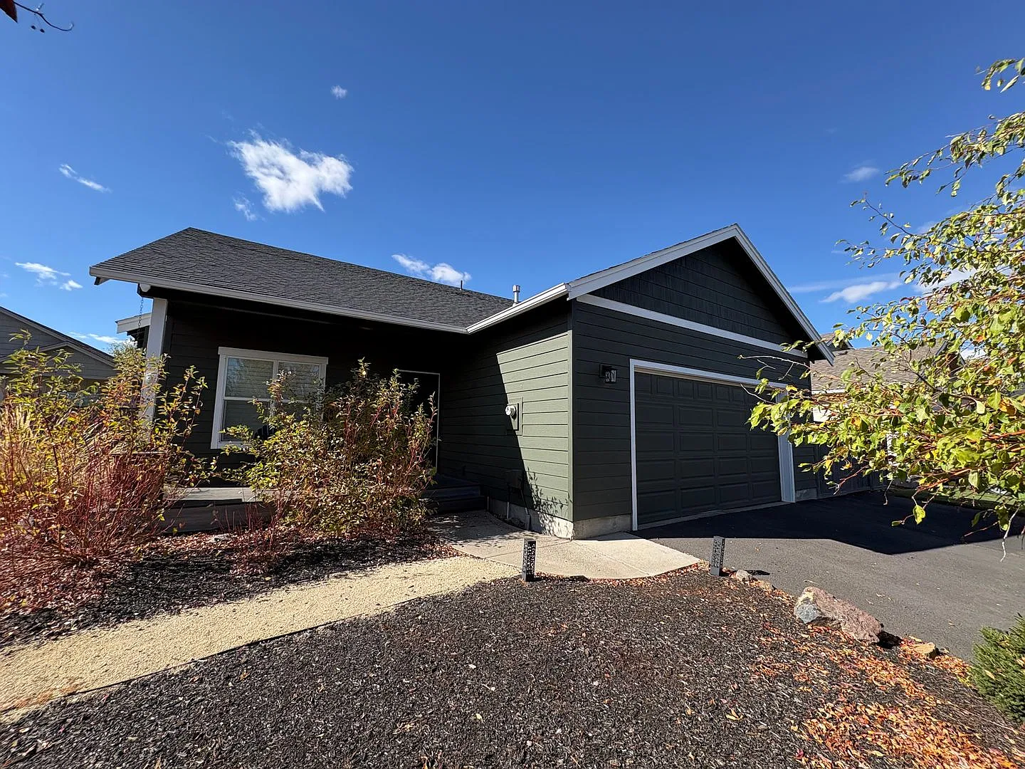 Charming Single-Level Home on Spacious Lot in NE Bend! — Photo 1