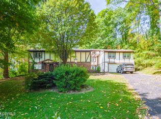 2223 Park Rd, Coal Township, PA 17866