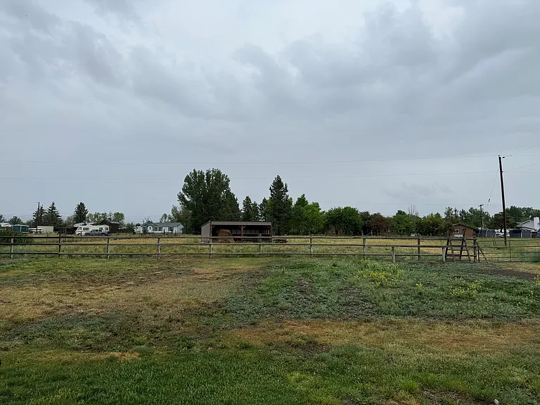 850 Sierra Rd W — Photo 14