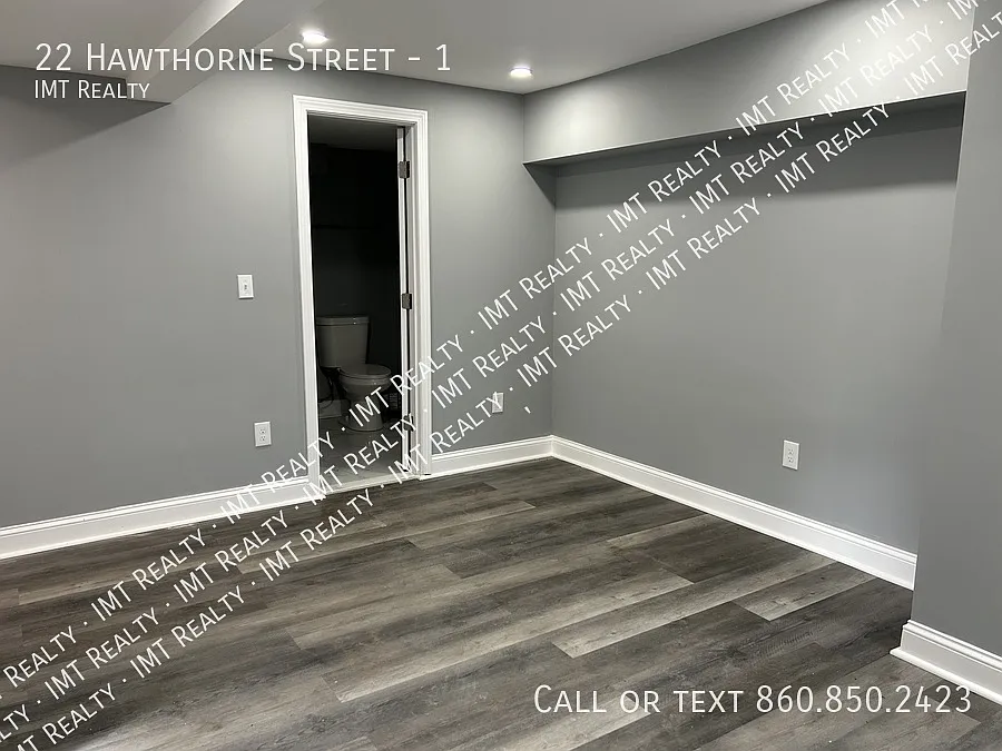 Building Photo - 22 Hawthorne St #1