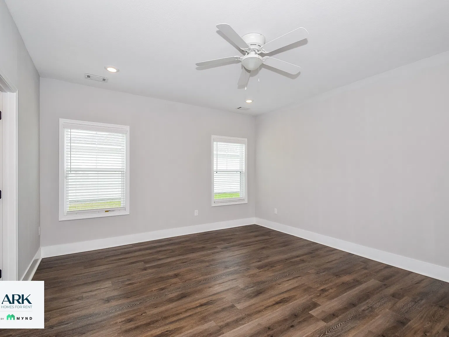 3 bed, 2.0 bath, 1631 sqft, $2,021 — Photo 3