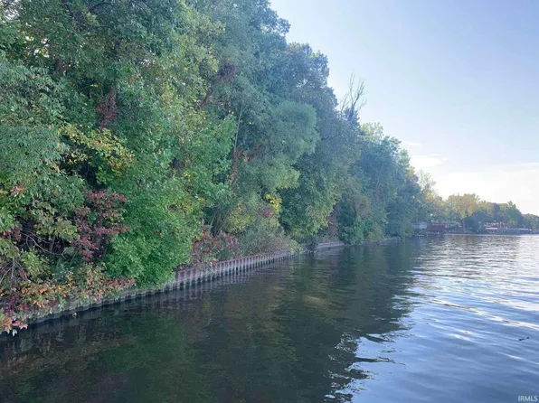 4492 N Shorewood Ct #1, Monticello, IN 47960