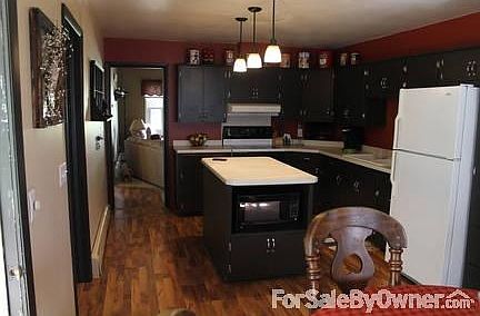 2nd image of 428 N 1st St