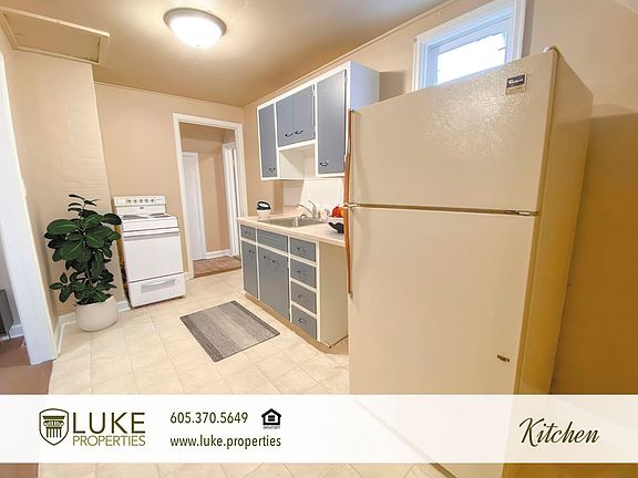 4th image of 410 W 12th St APT 4