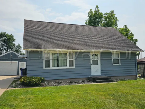 167 Red Wing Rd SW, Cedar Rapids, IA 52404