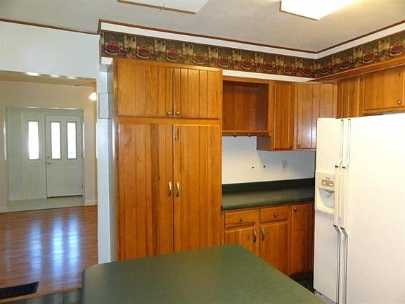 3rd image of 1427 Barham Ave