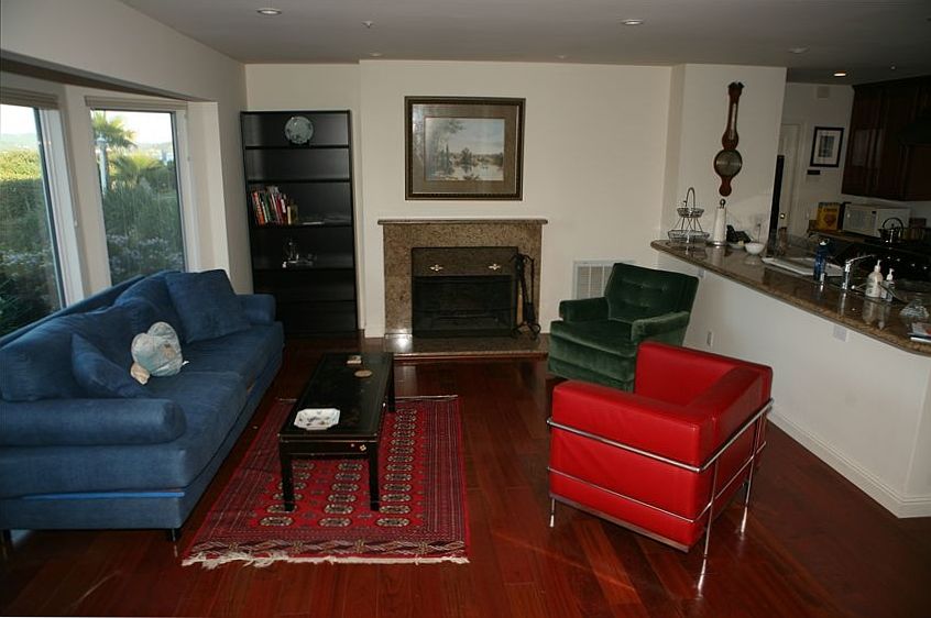 1st image of 204 E Strawberry Dr