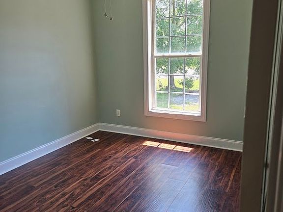 3rd image of 2761 Country Club Dr