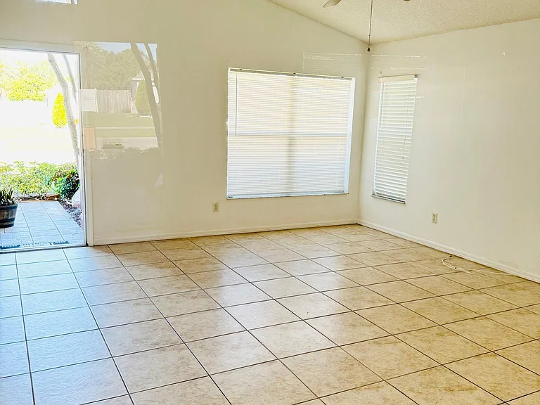 967 Lejay St — Photo 3