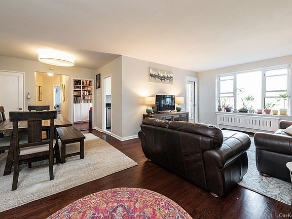 2nd image of 565 Broadway APT 6G
