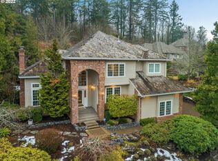7733 NW Blue Pointe Ln, Portland, OR 97229