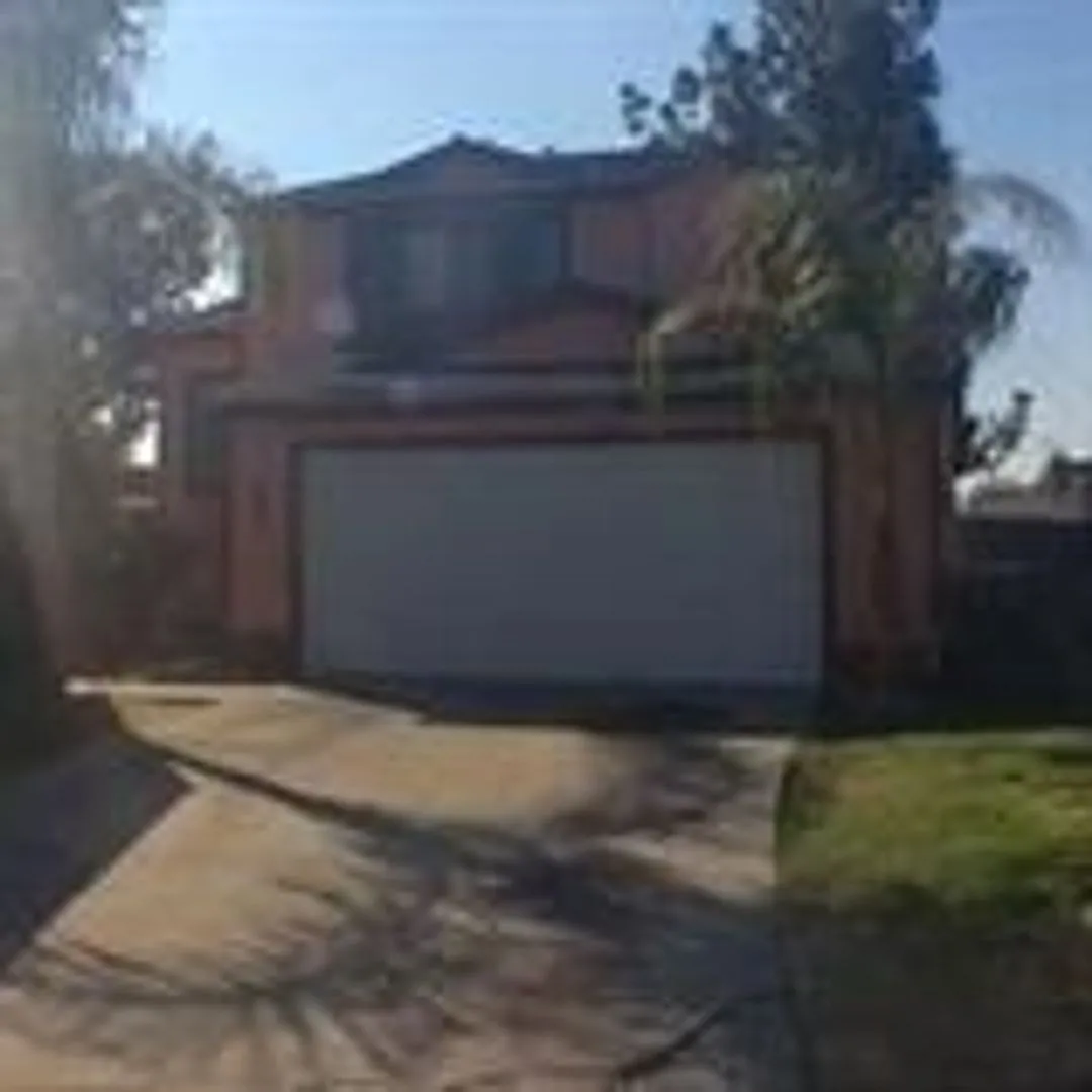 Beautiful Home in Visalia CA — Photo 1