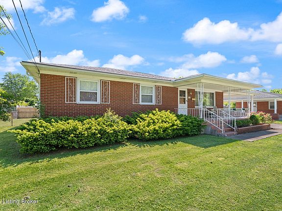 3rd image of 5812 Teakwood Ln