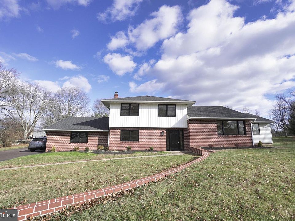 1st image of 937 General Nash Dr