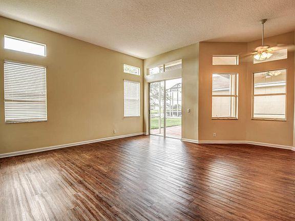 5th image of 176 NW Magnolia Lakes Blvd