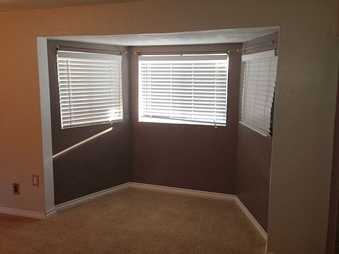 3rd image of 1042 Blaine Ave