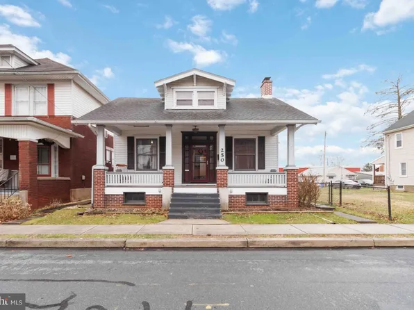 250 E Emaus St, Middletown, PA 17057