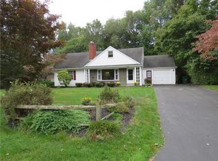 153 Oakridge Dr, Rochester, NY 14617