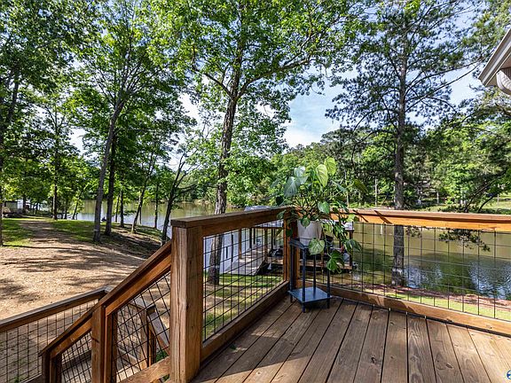 5th image of 210 Aqua Vista Dr E