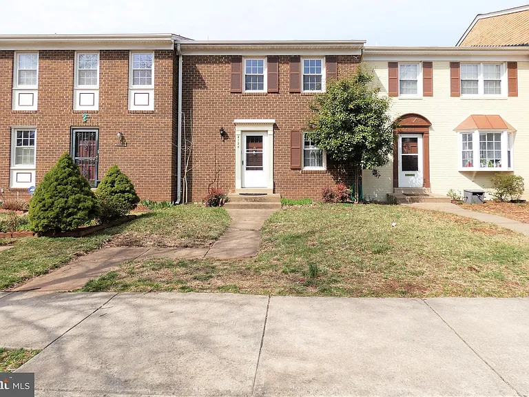 4128 Hamlin Ct — Photo 5