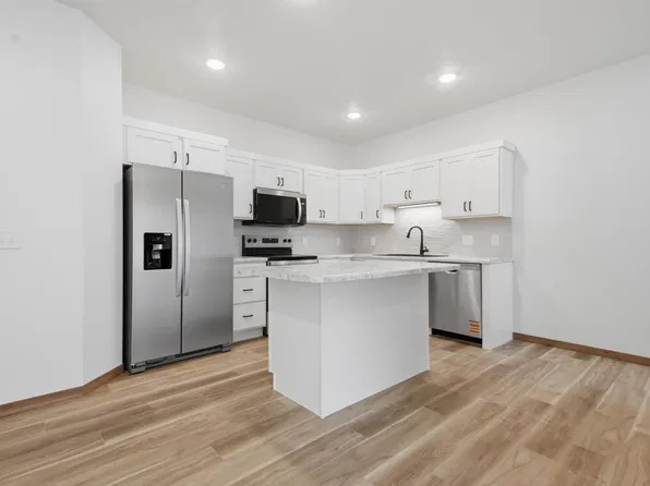 2806 S Broek Dr, Sioux Falls, SD 57106