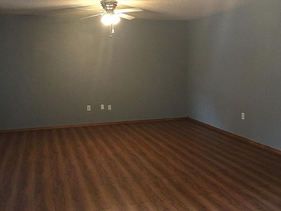 2nd image of 703 Woods Dr