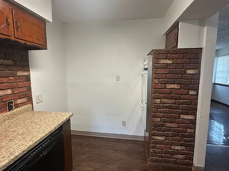 3300 S Post Rd — Photo 12