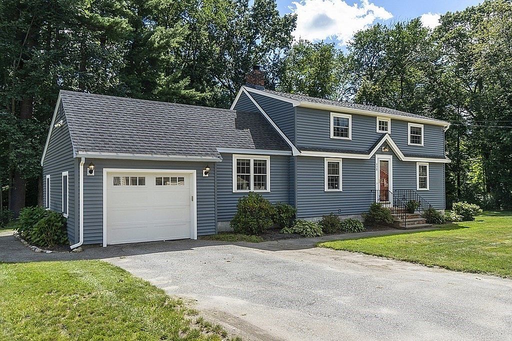 438 Pleasant St, Tewksbury, MA 01876 Zillow