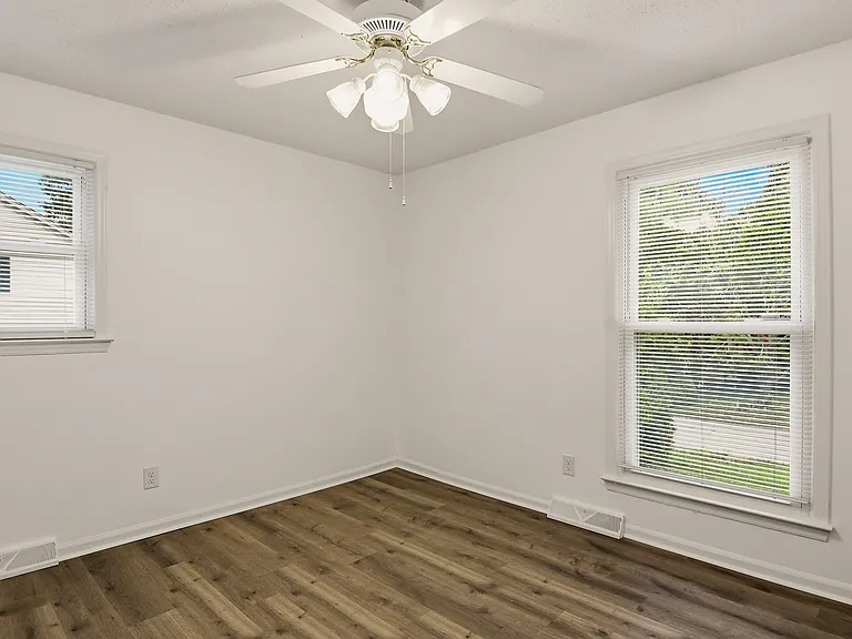 207 Leland Dr — Photo 18