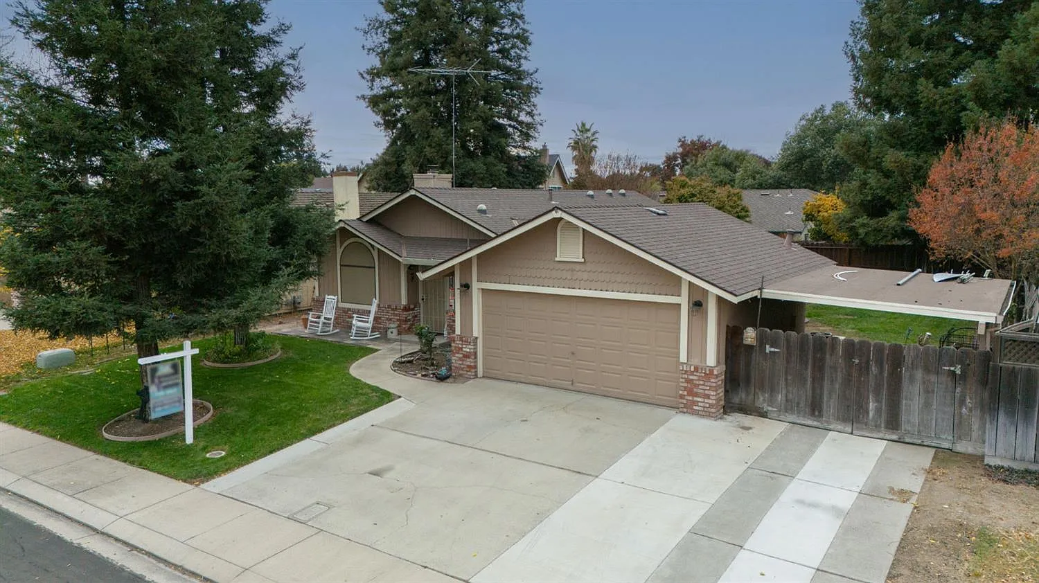 4021 Timahoe Dr photo 1