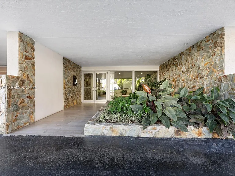 210 Sea View Dr #207 — Photo 54