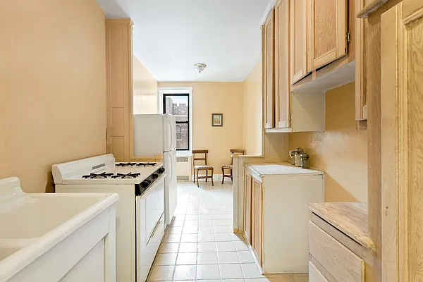 Sold by Erica Sullivan, LREB | media 13