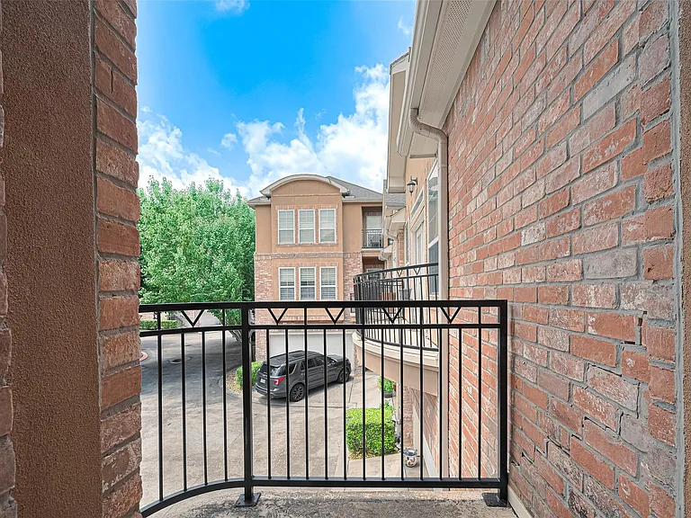 24 Versante Ct — Photo 2