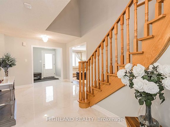 3rd image of 2325 Credit Valley Rd