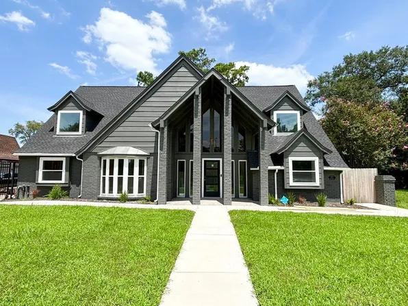 17922 Rolling Creek Dr, Houston, TX 77090