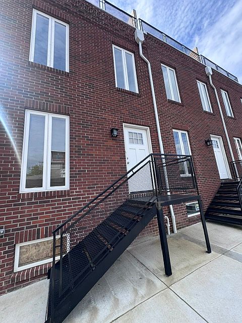 1st image of 1105 Hollins St