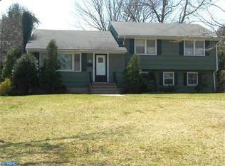 11 Crown Rd, Ewing, NJ 08638