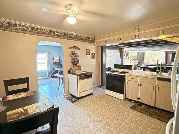 2727 Butt St, Erie, PA 16506